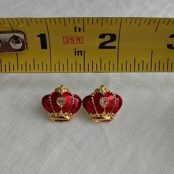 Vintage Avon Crown Post Earrings Royal Red Enamel Rhinestone Goldtone Diva Style - Picture 7 of 8